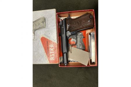 Pistolet Astra 4000