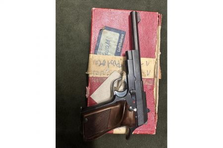 Pistolet Unique D6 .22lr
