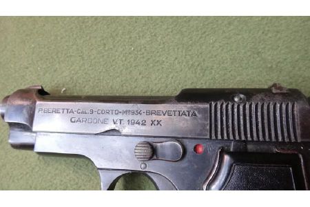 pistolet-beretta-34-1942r-9x17[7].jpg